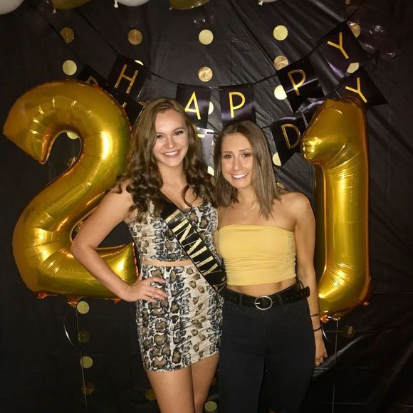 Meet your Posher, Madison - Picture 1 of 1